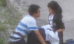 校园情侣吃瓜事件