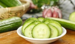 别随意吃瓜,揭秘网络舆论背后的真相与风险