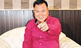 蒋天养吃两瓜,品味生活，尽享瓜香