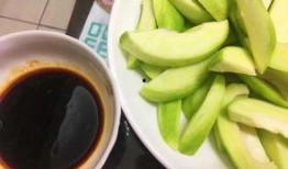 东北吃瓜蘸酱油,吃瓜蘸酱油的独特风味体验