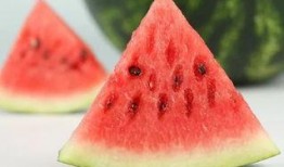 闪亮的西瓜吃瓜,夏日消暑美食的甜蜜诱惑