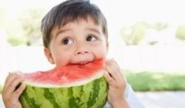 孩子吃瓜怎么处理,家长如何正确引导与处理