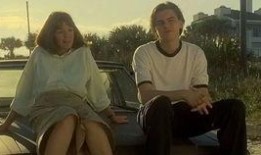 吃瓜扶头男,吃瓜扶头男生揭秘校园奇闻轶事