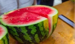 武汉高校产子吃瓜,校园“瓜田”里的育儿新观察