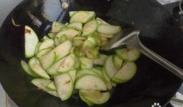 炒角瓜宝宝吃,营养美味，宝宝成长必备