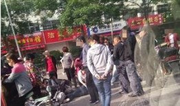 群众吃瓜路带风,揭秘群众热议背后的社会现象