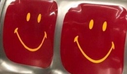 吃瓜文案炸裂,揭秘吃瓜文案的炸裂魅力