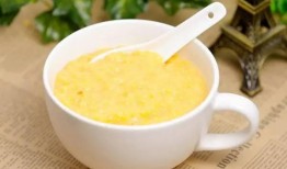 早上吃哈密瓜和小米粥,营养早餐新选择