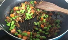 吃咸瓜毛豆的文案,咸瓜毛豆，清爽一夏！