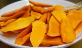 东北吃瓜蘸酱油,吃瓜蘸酱油的独特风味体验