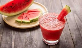 闪亮的西瓜吃瓜,夏日消暑美食的甜蜜诱惑