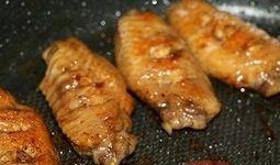 泰国鸡翅吃瓜,舌尖上的异国风情，吃瓜群众的美食狂欢