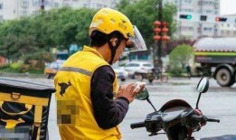 外卖小哥在吃瓜,酸甜苦辣的生活点滴
