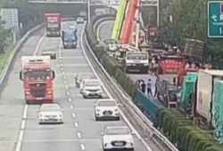 极速吃瓜作弊,揭秘网络热点背后的真相