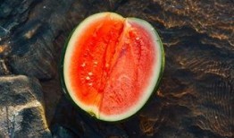 广灵吃瓜,揭秘当地特色美食背后的故事