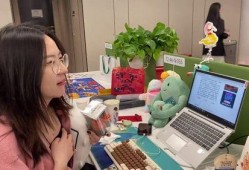 看同事的吃瓜,揭秘同事们的“吃瓜”瞬间