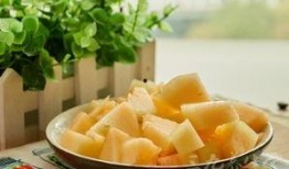 喝开水吃哈密瓜,喝开水搭配哈密瓜的养生之道