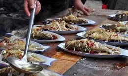 农村瓜婆娘吃席