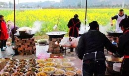 农村瓜婆娘吃席