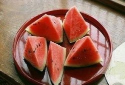 西湖吃瓜事件,一场网络热议背后的真相与反思