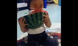 吃瓜搞笑小孩头像可爱,可爱小孩头像，萌化你的每一天